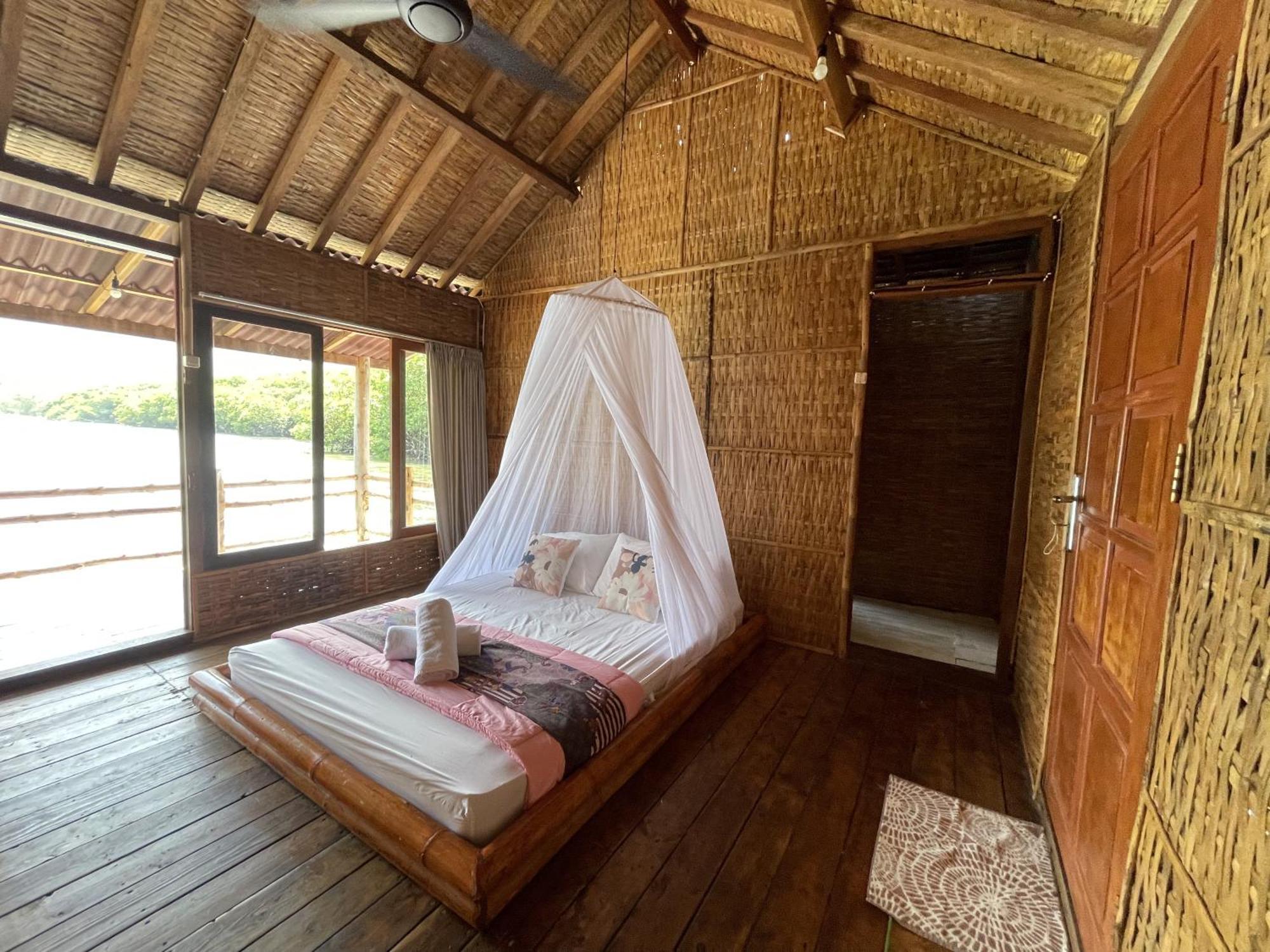 Floating Paradise Каримунджава Екстериор снимка