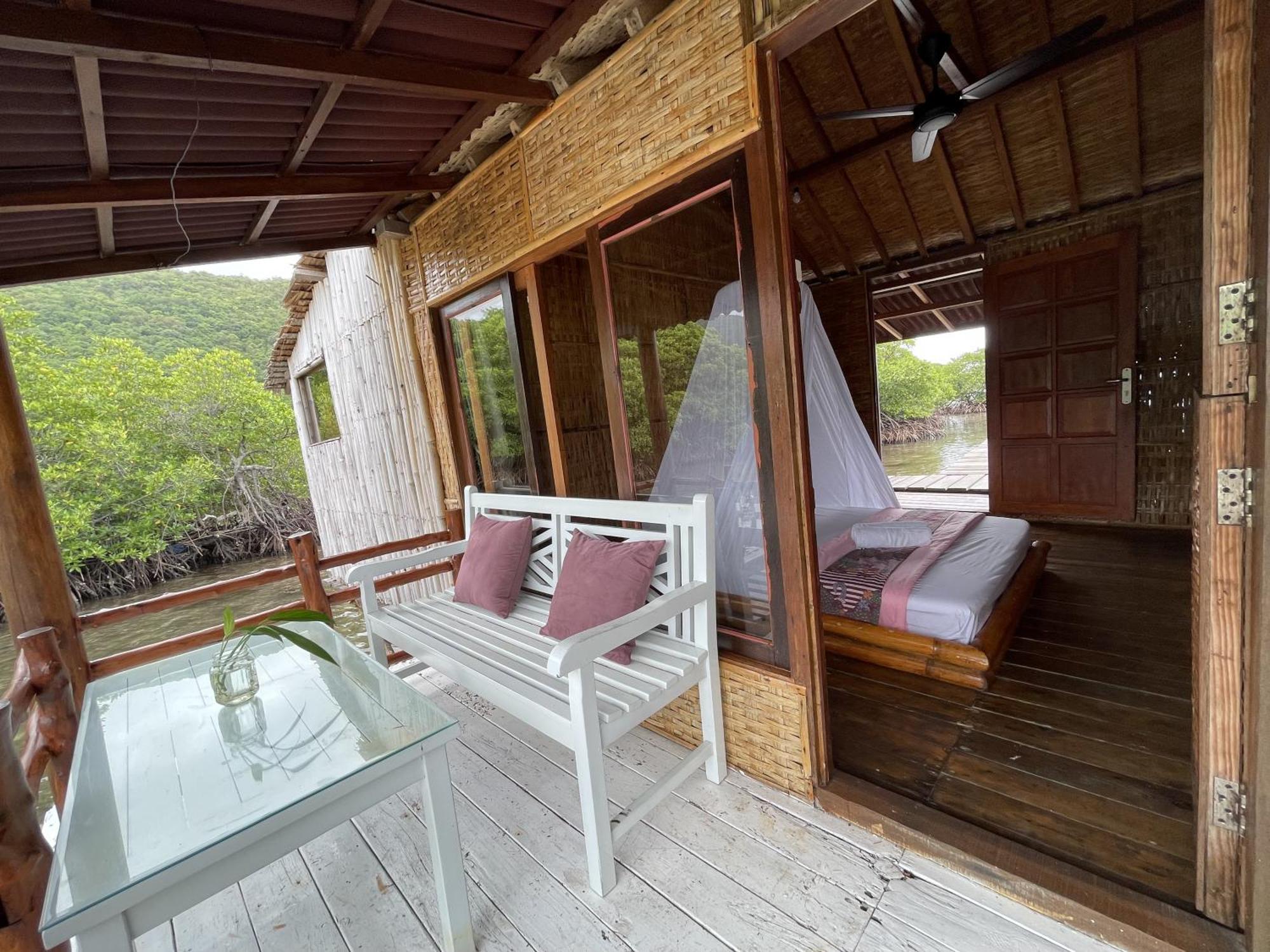 Floating Paradise Каримунджава Екстериор снимка